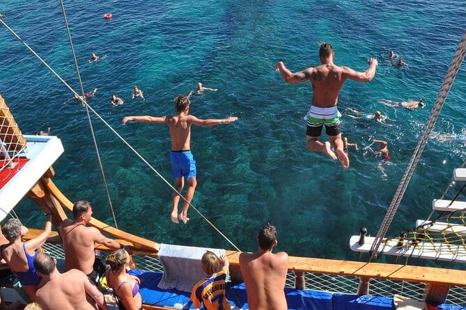 Full Day All Inclusive Boat Ride and Foam Party - FAQ