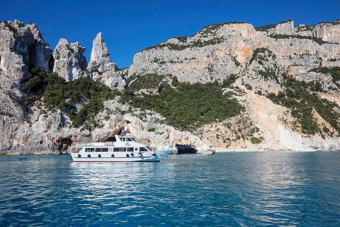 Full Day Cala Gonone and Gulf of Orosei Mini Cruise - The UNESCO-Recognized Arch: The Stone Arch of the Creeks