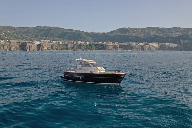 Full-day Exclusive Private boat tour on the Amalfi coast - FAQ