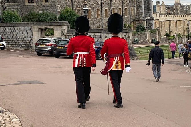 Full Day Excursion Royal London & Windsor in an Iconic London Black Cab - Exploring London’s Royal Heart in a Classic Black Cab