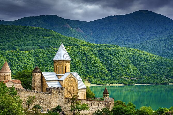 Full-Day Guided Tour to Kazbegi - Group - Key Points