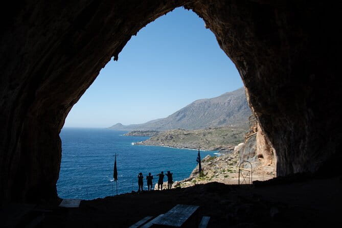 Full-Day Hiking and Running Adventure in South Crete - Entering the Wilds of South Crete: An Adventure for the Eyes and Spirit
