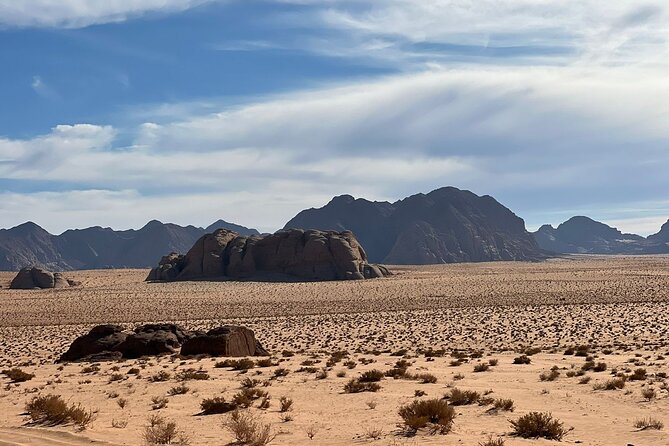 Full-Day Hiking in Wadi Rums Desert With Lunch - Inclusions