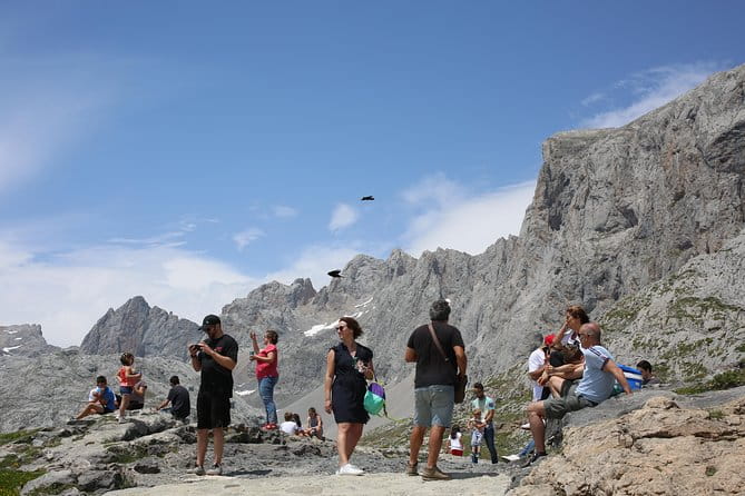 Full Day Private 4WD Tour from Bilbao to Picos de Europa. Fine meals. - Concluding the Day: Back to Bilbao