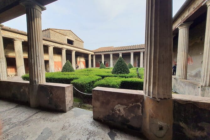 Full-Day Private Day Tour in Amalfi Coast and Pompeii from Rome - The Sum Up