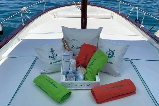 Full Day Private Guided Boat Tour of the Capri Coast - Discovering Capri’s Coast: An In-Depth Look at the Private Boat Tour