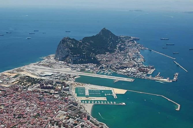 Full-Day Private Guided Historic Tour of Gibraltar from Cadiz - Exploring the Battle Siege Tunnels and Military Significance