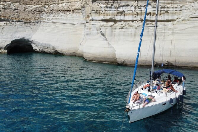 Full day private sailing cruise around Milos island - FAQ