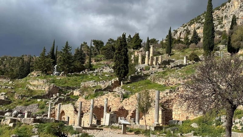 Full Day Private Tour Delphi Navel Of Earth Hosios Loukas 8h - Leisurely Stroll and Authentic Lunch