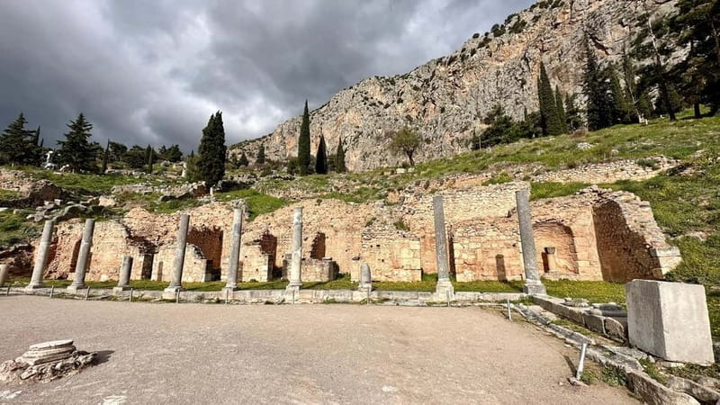 Full Day Private Tour Delphi Navel Of Earth Hosios Loukas 8h - Who Will Love This Tour?