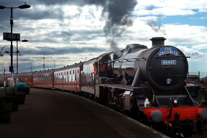 Full-Day THE GREAT GLEN TO GLENCOE from Inverness [Private] - Entering the Scottish Highlands: A Scenic Journey Begins