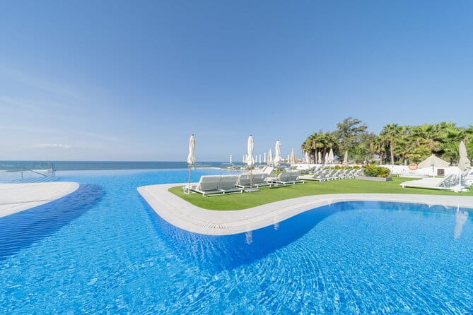 Full Day Ticket at Perchel Beach Club with Lunch - Who Is This Experience Best For?