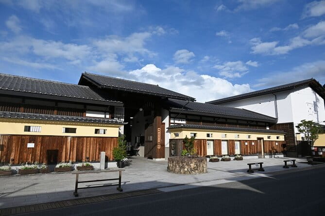 Full-Day Tour: Immerse in Takayamas History and Temples - Meeting and Pickup Details