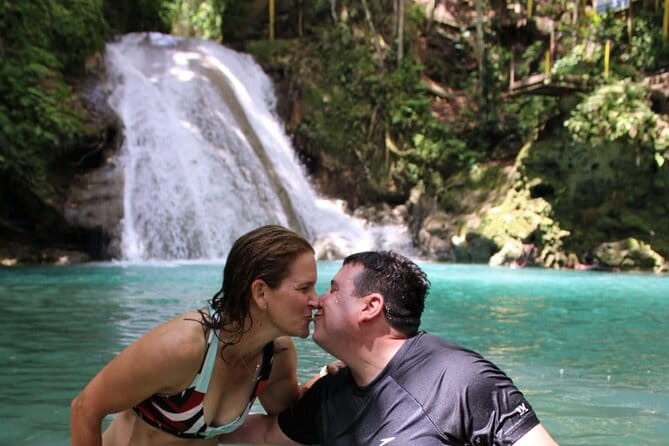 Full-Day Tour of Blue Hole and Dunns River Falls With Pick up - Accessibility Options