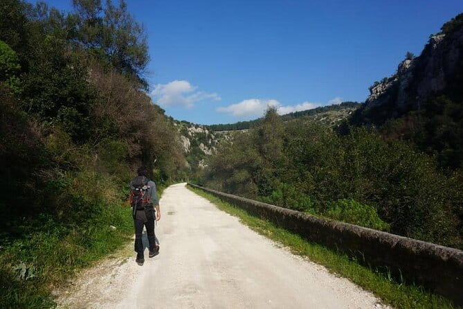 Full Day Tour of Pantalica in Sicily - Entering A Prehistoric World: Pantalica’s Archaeological Marvels