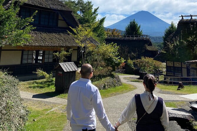 Full Day Tour to Mount Fuji in Spanish - Scenic Stops
