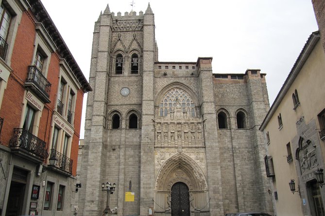 Full Day Walking Tour to Segovia & Avila - Bilingual Tour in English and Spanish