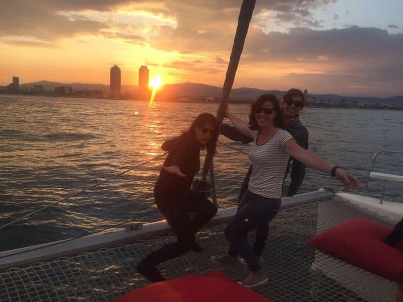 FULL MOON Boat Experience (OpenBar+Local Tapa included) - Setting Sail Under the Full Moon in Barcelona