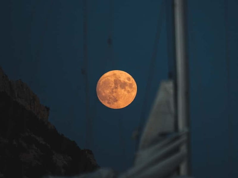 Full Moon Magic  2h Night Sailing in Sotogrande - Entering the realm of moonlit sailing: what to expect