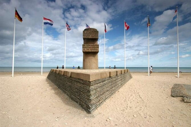 Full Private British/Canadian Day Tour in Bayeux - Sword Beach and French Commandos