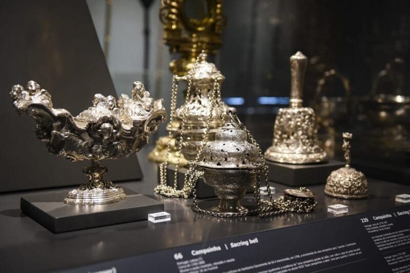 Funchal: Sacred Art Museum of Funchal Entry Ticket - The Building and Atmosphere: More Than Just Art