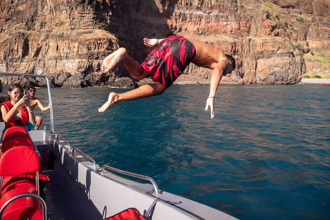 Funchal: Speedboat tour- SEE THE ISLAND AND LIFE AT SEA - The Itinerary Breakdown: What to Expect