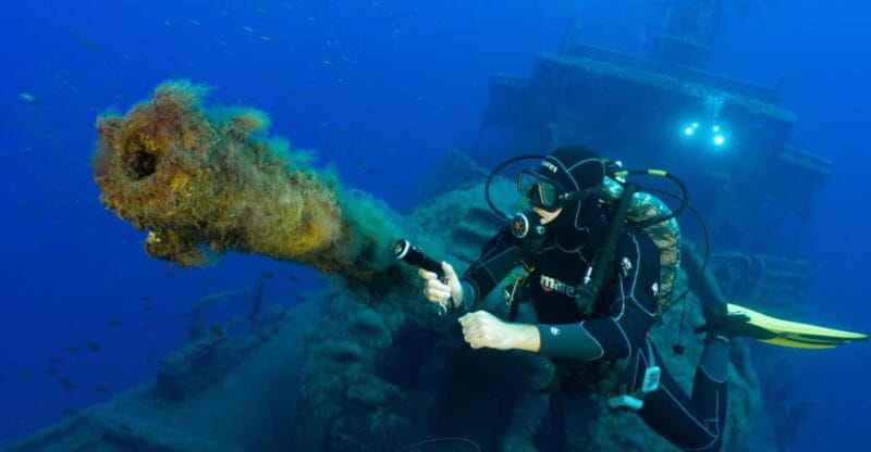 Funchal: Wreck dive F488 Frigate - certified divers - Funchal: Wreck dive F488 Frigate – Certified Divers