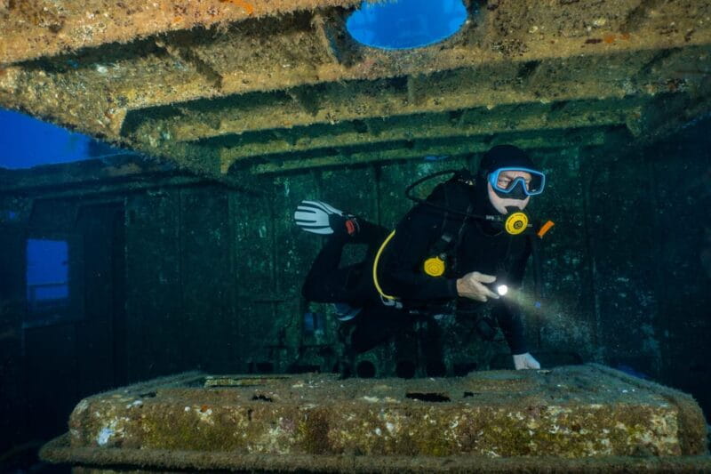 Funchal: Wreck dive F488 Frigate - certified divers - Why This Wreck Dive Is a Must-Do in Madeira