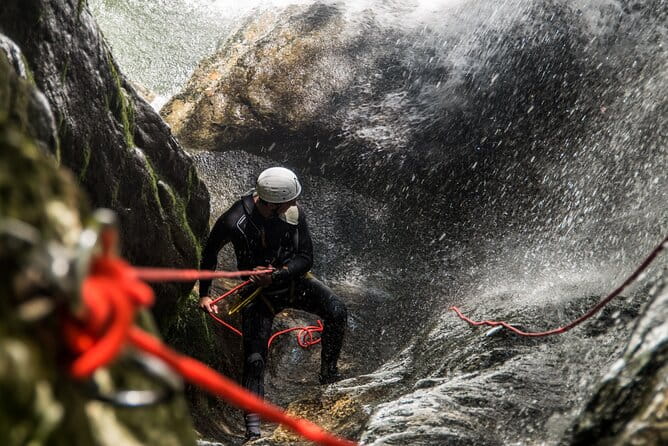 Furon discovery canyon in the heart of the Vercors massif - Exploring the Furon Discovery Canyon in the Vercors Massif