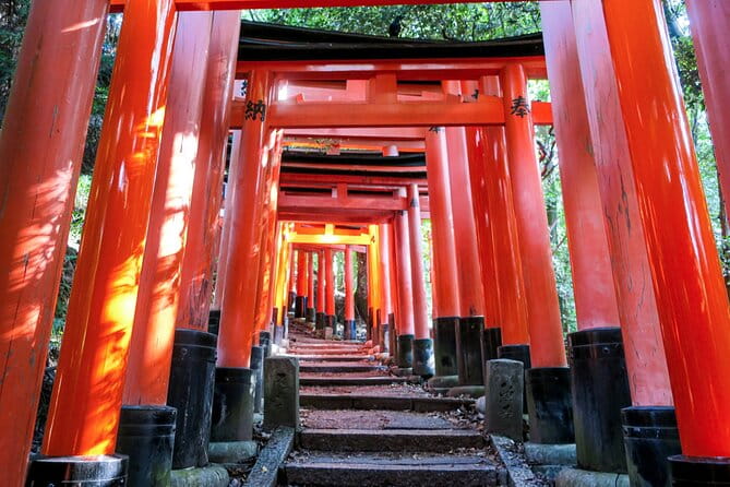 Fushimi Inari Deep Shinto Shrine Tour While Hiking With Expert - Experiencing the Tranquility of the Shrine Grounds