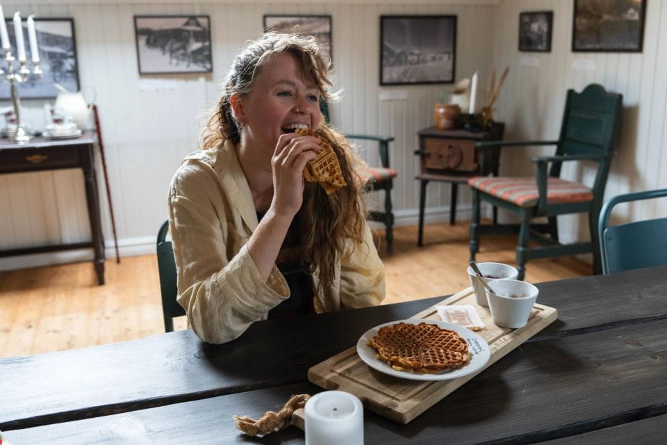 Gallery Visit and Storytelling at Gargia Lodge - Discovering Gargia Valley