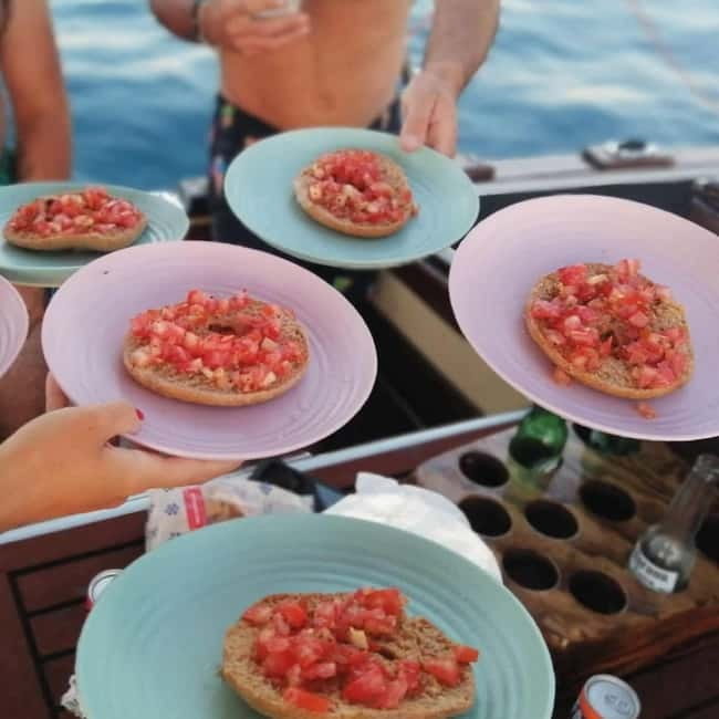 Gallipoli: private boat day trips with Sasà Tours - FAQ