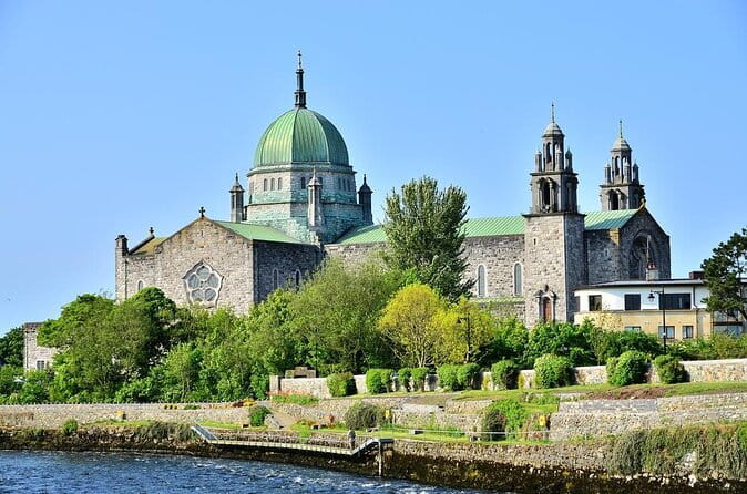 Galway Historic city Tour - 2.5hr Family & Friends Private groups - Key points / Takeaways
