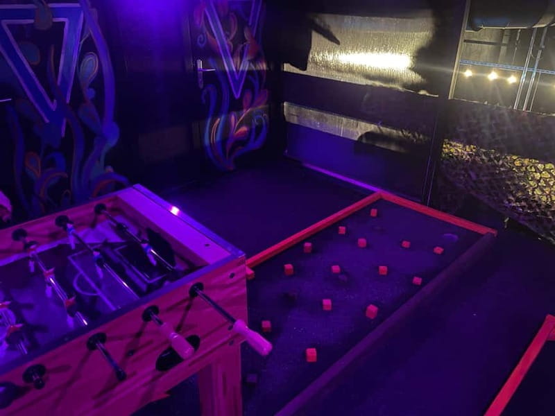 Game Night & Pub Crawl - Deep Dive into the Experience