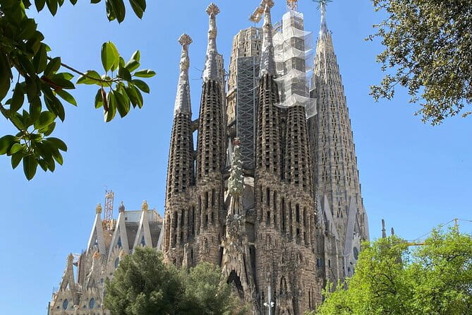 Gaudí and Sagrada Familia Private Tour in Barcelona - The Magnificent Sagrada Família