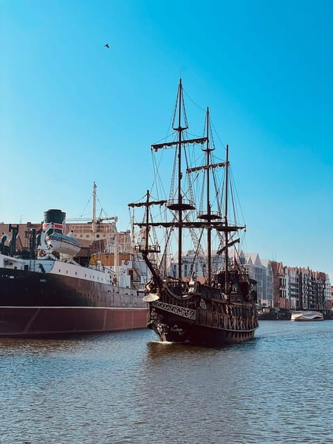 Gdansk: 8:30PM Evening Cruise With Live Music on Black Pearl - Who Should Consider This Cruise?