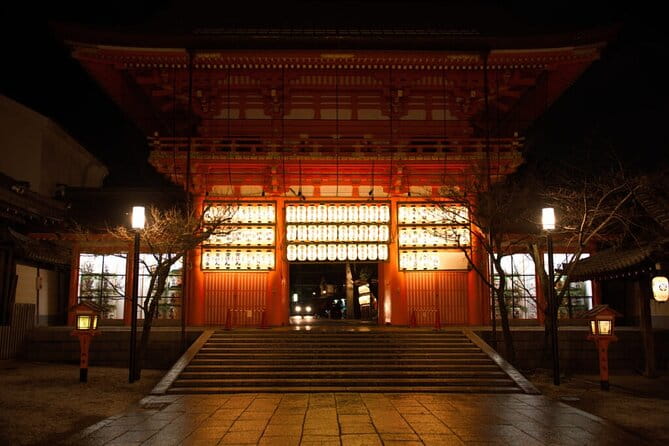 Geisha Streets & Real Kyoto Magical Night (w/Kyoto Snack) - Guide and Experience