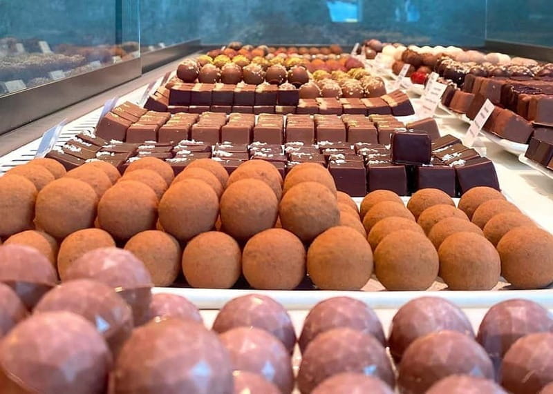 Geneva Chocolate Tour aboard a TukTuk - The Sum Up: A Sweet Introduction to Geneva