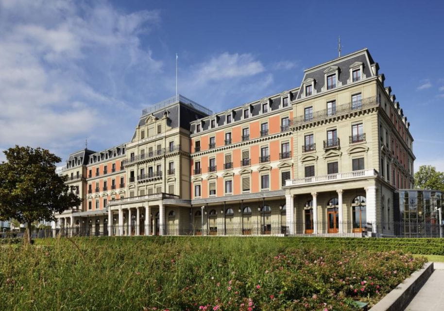 Geneva, International District Scavenger Hunt Self-Guided - What to Bring and Limitations