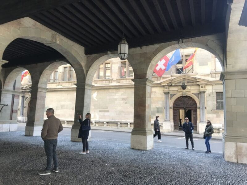 Geneva: United Nations, Old Town and Lake E-Bike Tour - Frequently Asked Questions
