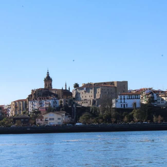 Get to know Hondarribia by sea. Audio-guided boat tour - Price and Logistics