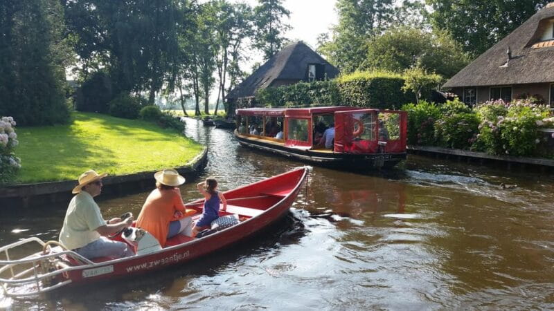 Giethoorn: Canal cruise Giethoorn village and lake - Practical Tips for Making the Most of Your Tour