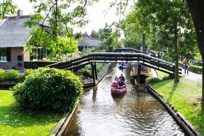 Giethoorn Day Trip from Amsterdam with Cruise & Walking Tour - A Full Breakdown of the Experience