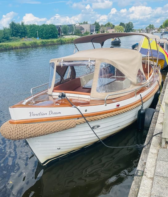 "Giethoorn: Exclusive Private Tour of the Dutch Venice" - Dining in Giethoorn: Savoring Dutch Cuisine by the Water