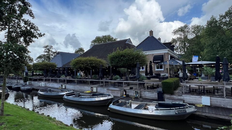Giethoorn: Highlights & History Self-Guided Walking Tour - Itinerary and Main Stops