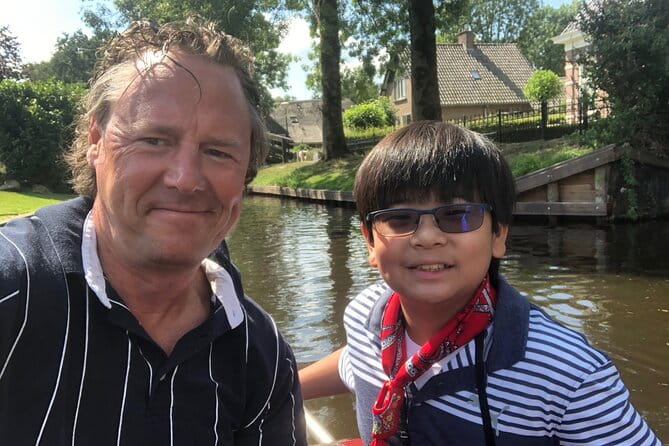 Giethoorn, Private Boat Tour & Zaanse Schans Windmills - Giethoorn: The Village of Quiet Canals