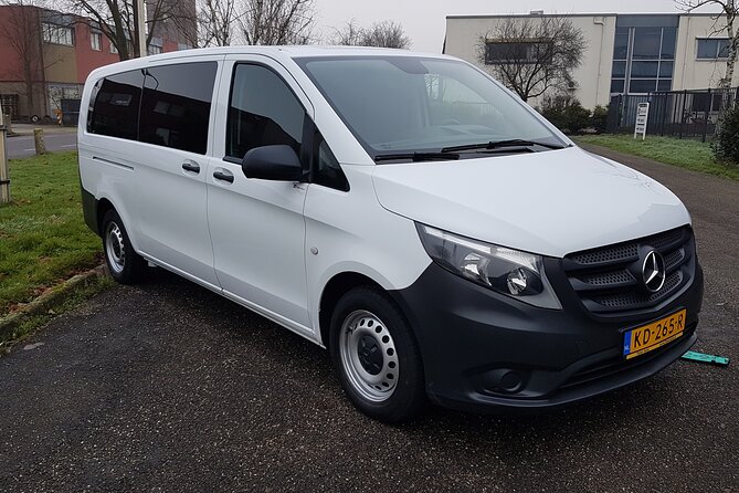 Giethoorn Small-Group Tour From Amsterdam (Max. 8 People) - Boat Ride in Giethoorn