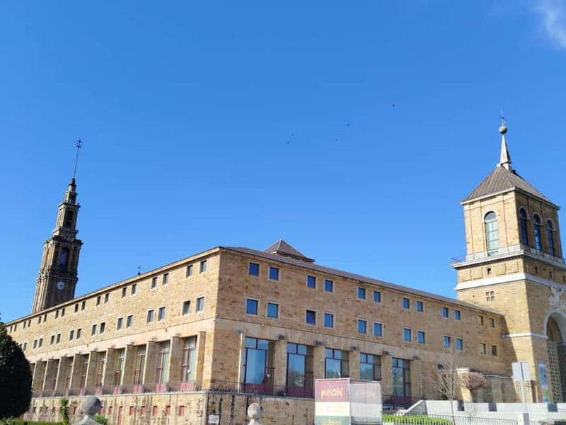 Gijon and La Laboral Guided Tour from Oviedo - The Muro de Gijón: An Iconic Avenue