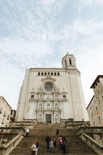 Girona: Essential Audio Tour at Your Own Pace [Spanish] - Highlights of the Experience