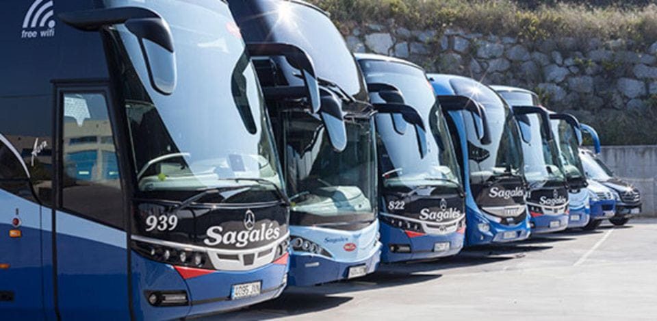 Girona: Girona Airport Bus Transfer From/To Barcelona Center - Key Points